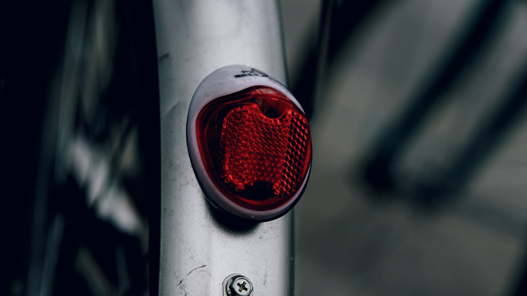 自転車の後方機器を比較する記事イメージ