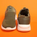 LAQUNとSkechers Slip-insを比較する記事イメージ